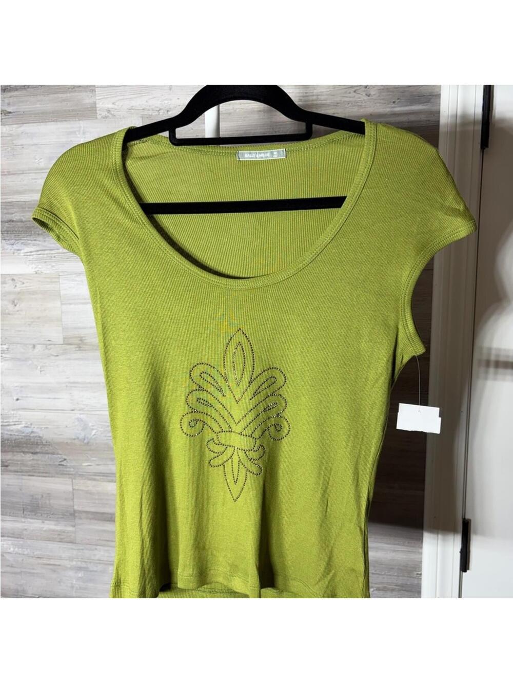 Nally & Millie Medium Green Cotton T-Shirt with Front Design 997